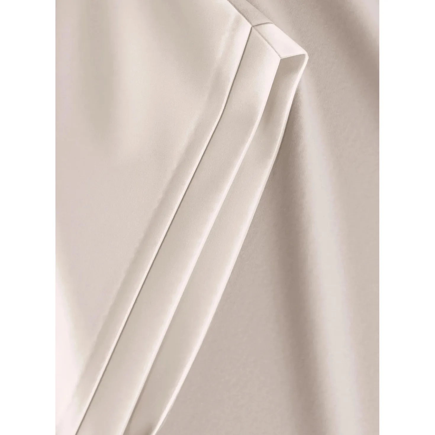 Bluse mit Kontrastsaum