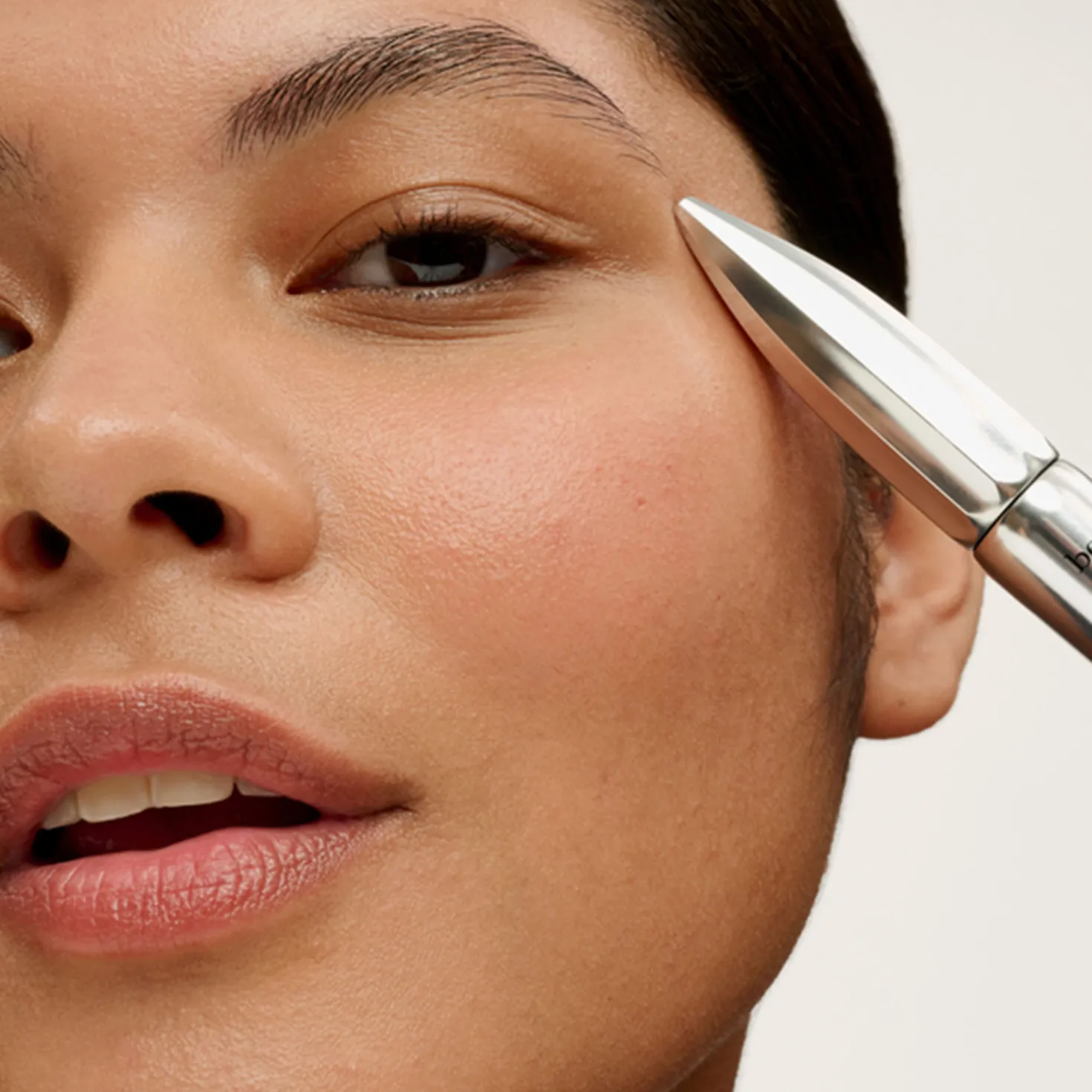 Dream Sheen Brow Glaze - Getöntes Augenbrauen Styling- und Fixiergel - MEDIUM