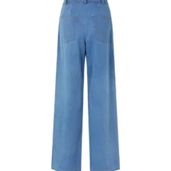 Jeans Nanny