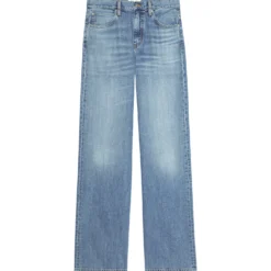 Jeans The Off Duty Stroll