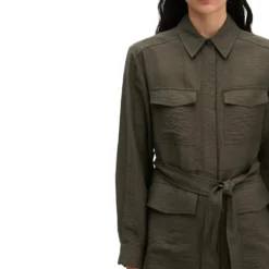 Kleid im safari-stil flared