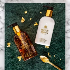 Mesmerising Oudh Accord & Gold Fine Liquid Hand Wash