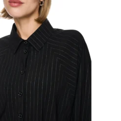 Nadelstreifen-bluse mit fledermausärmel