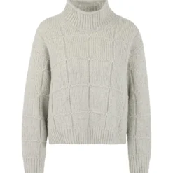 Oversize-pullover knitted in germany
