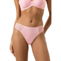 String Amorous