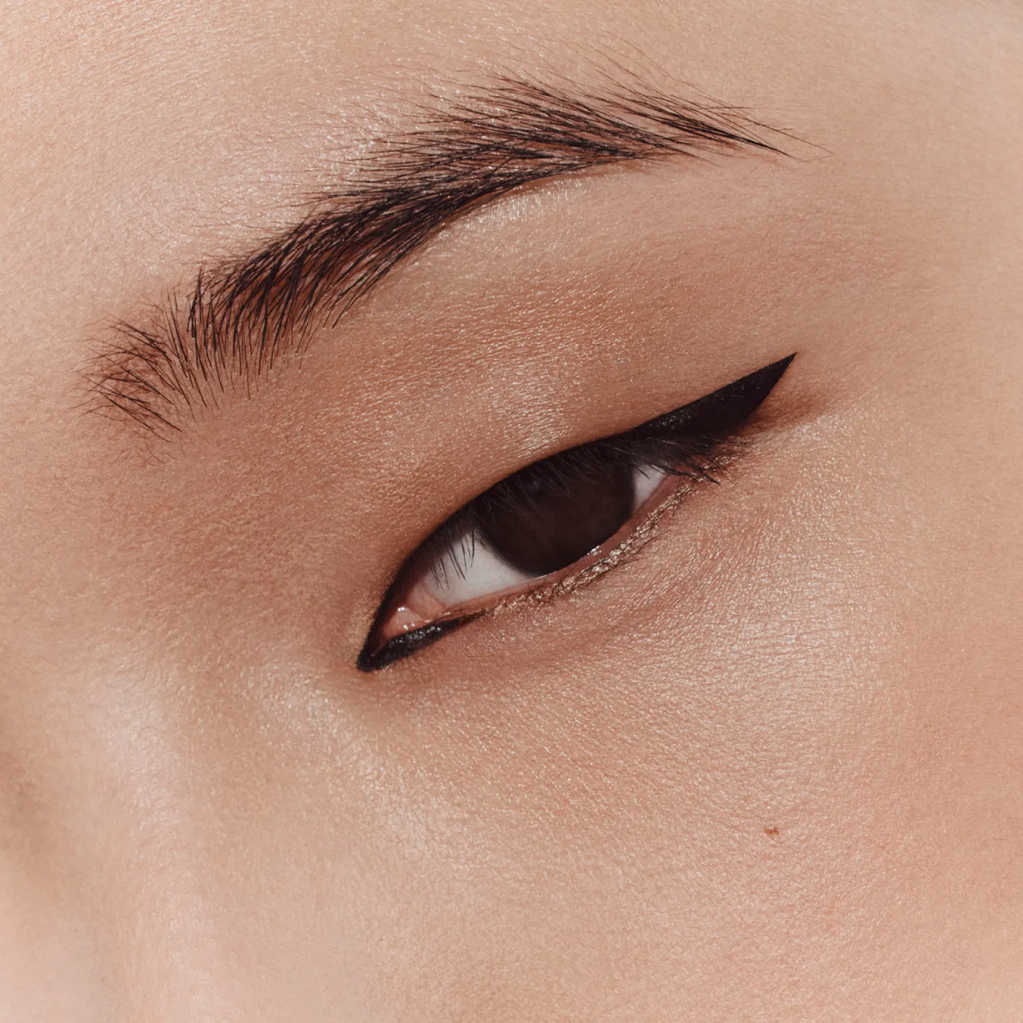 Trait d'Hermès, Nachfüll-Eyeliner – Prägung und Präzision, Encre Noire