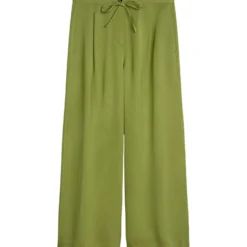 Weite hose